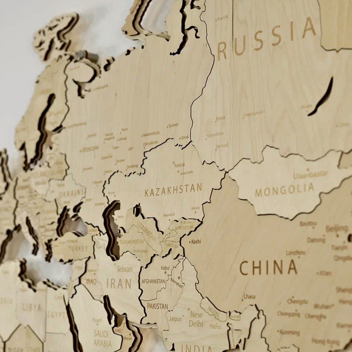 Drewniana mapa świata LED – Naturalna