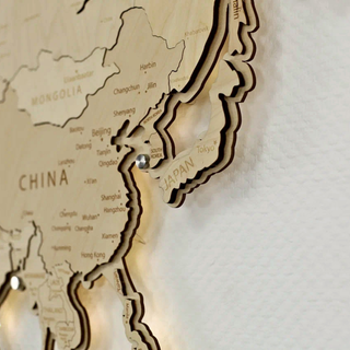 Drewniana mapa świata LED – Naturalna