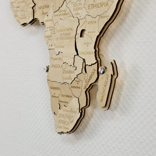 Drewniana mapa świata LED – Naturalna