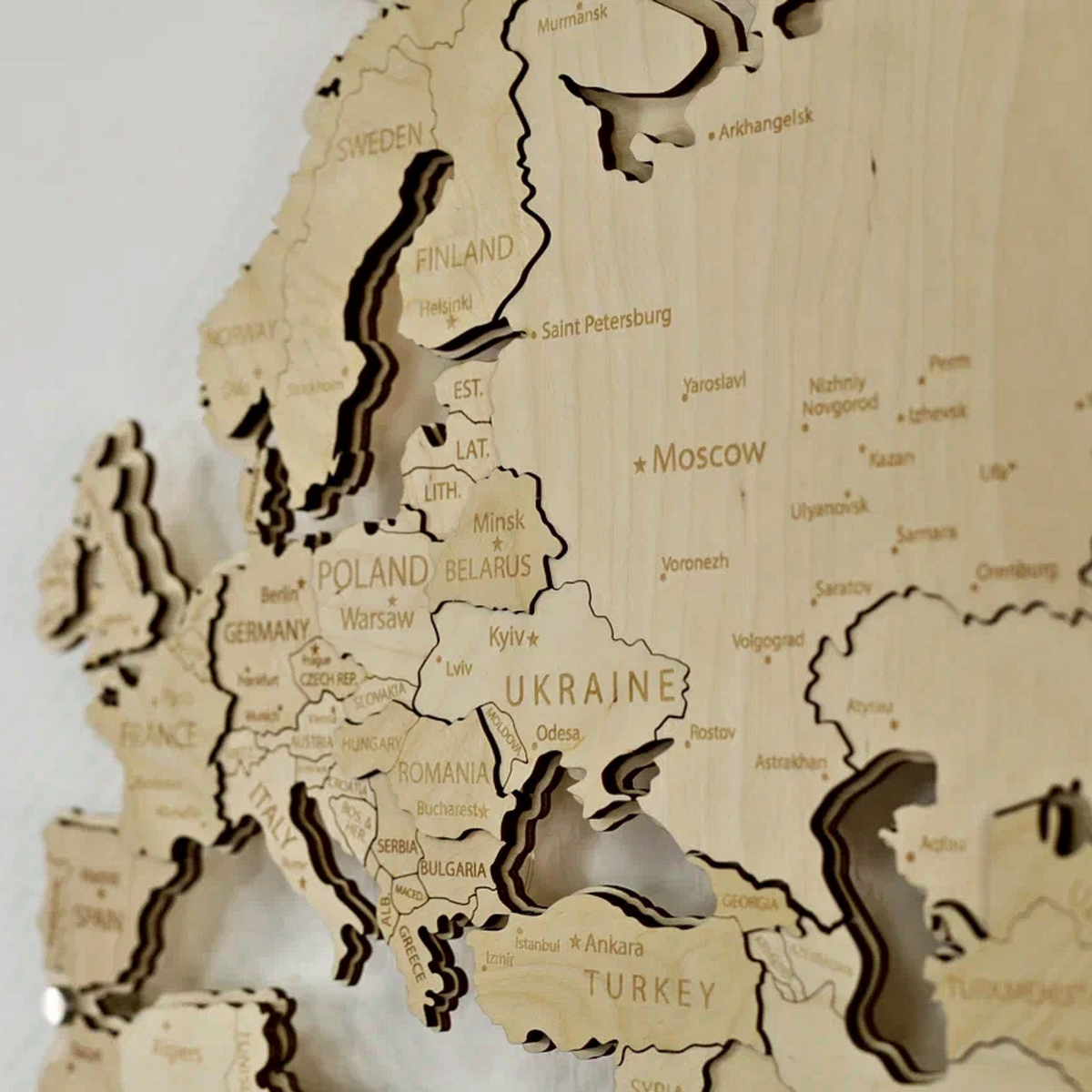 Drewniana mapa świata LED – Naturalna