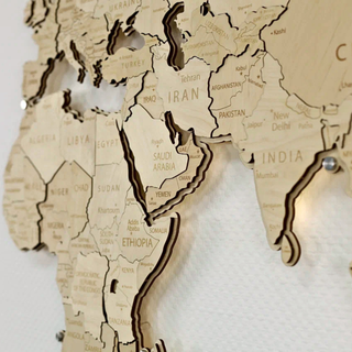 Drewniana mapa świata LED – Naturalna