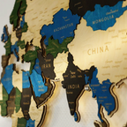 Drewniana mapa świata LED – Wielokolorowa