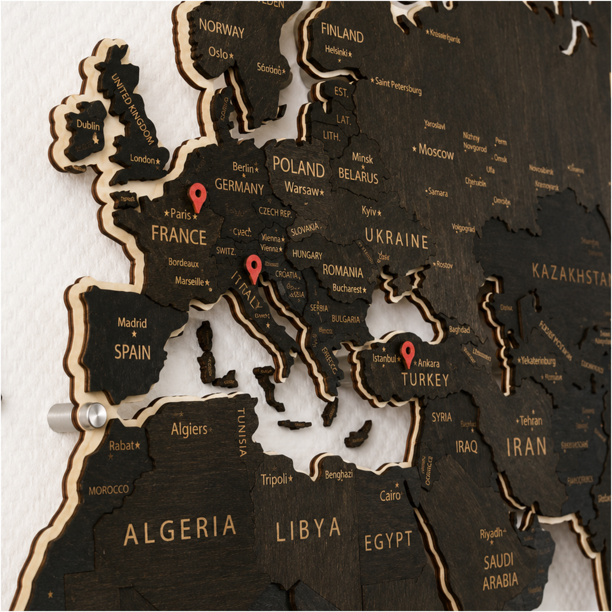 Drewniana Mapa Świata LED – Wenge